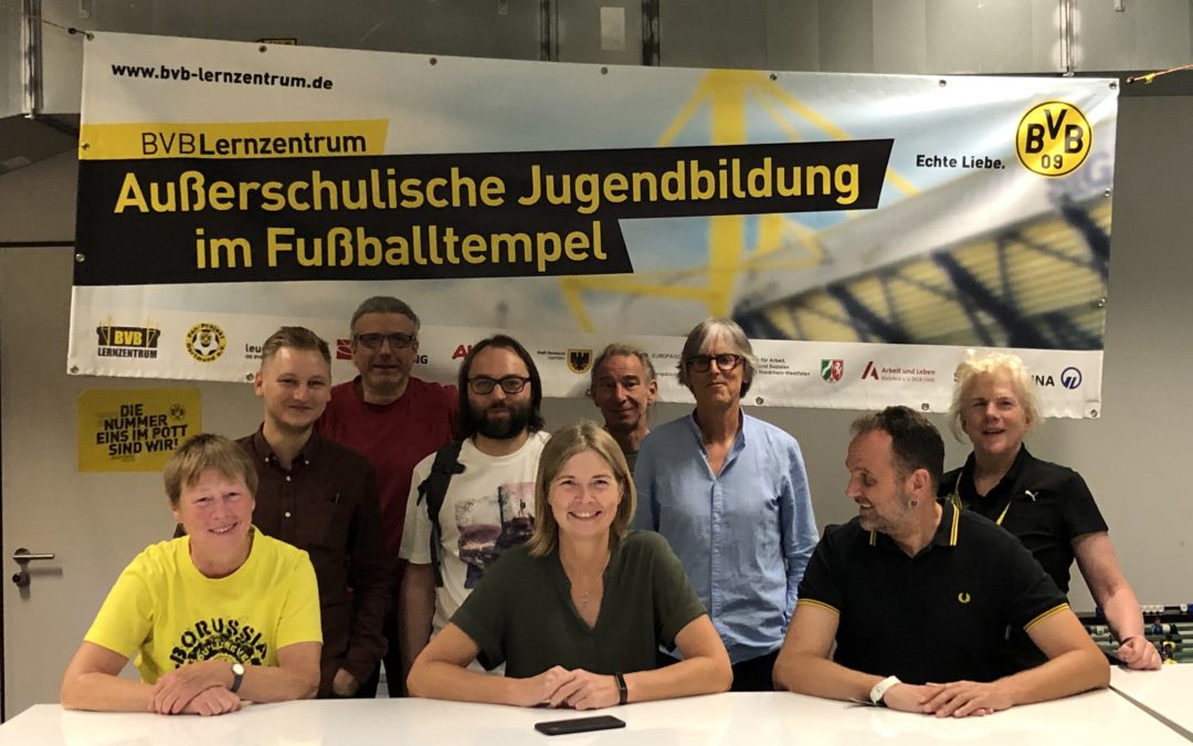 GRÜNE Sommertour – Fußball und Jugendarbeit im BVB-Lernzentrum
