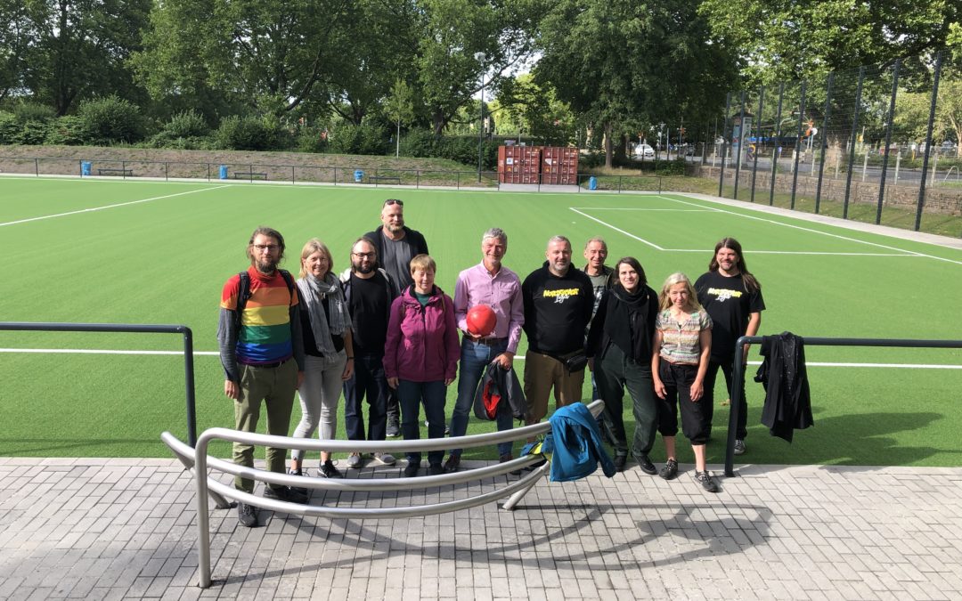 Straßenfußball und Mitternachtsturniere: GRÜNE Fraktion besucht die Nordstadtliga