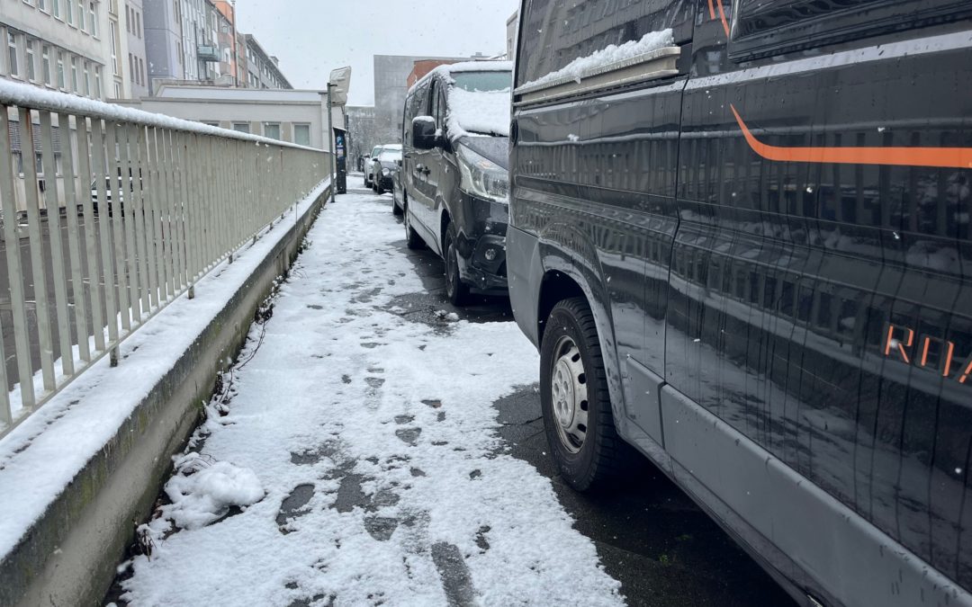 Gerichtsurteil: Gehwegparken rechtswidrig