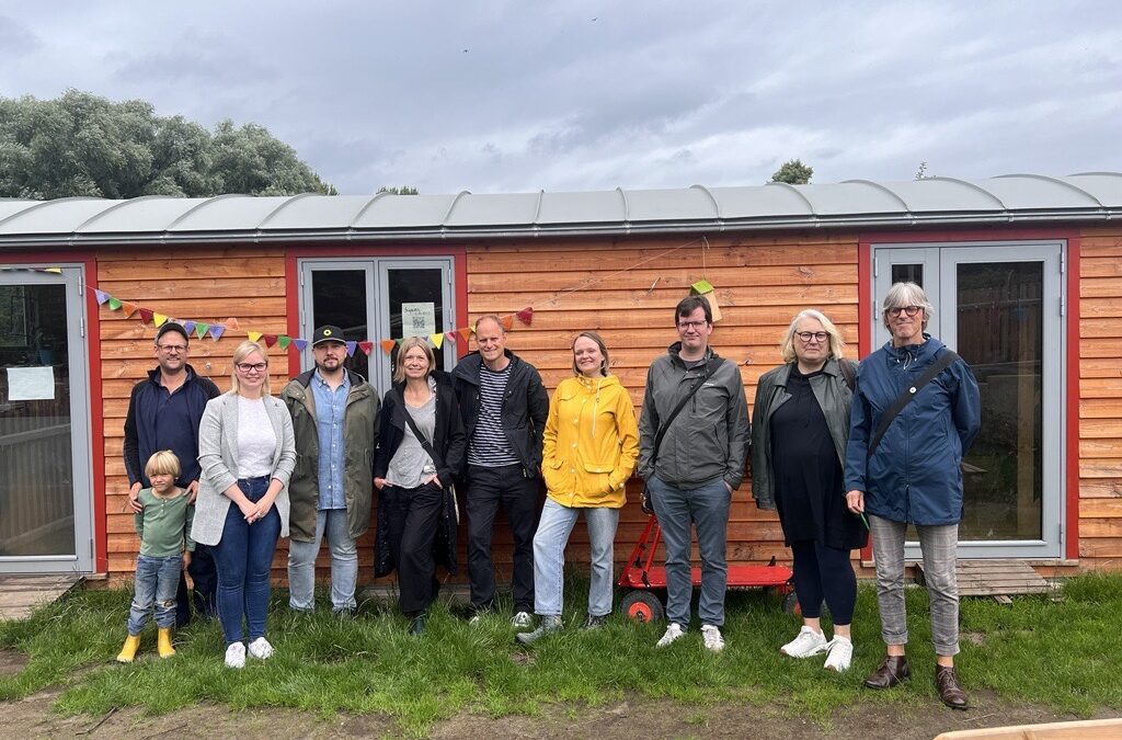 Ein Kindergarten auf dem Bauernhof – GRÜNE Fraktion besucht Hofkita in Derne