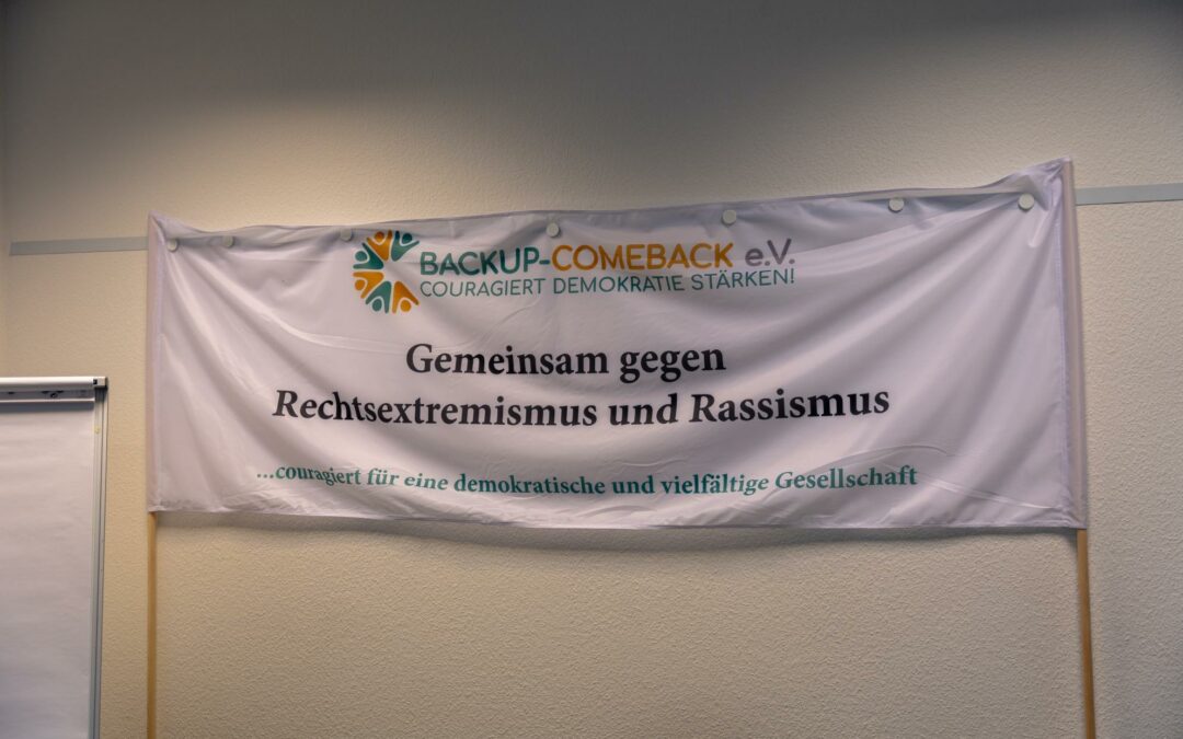 Couragiert Demokratie gegen Rechts stärken – GRÜNE besuchen BackUp-Comeback